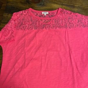 Gorgeous lace detailed top